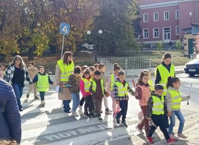 Малки стъпки с голямо послание: "Вече съм голям и правилата знам" 12